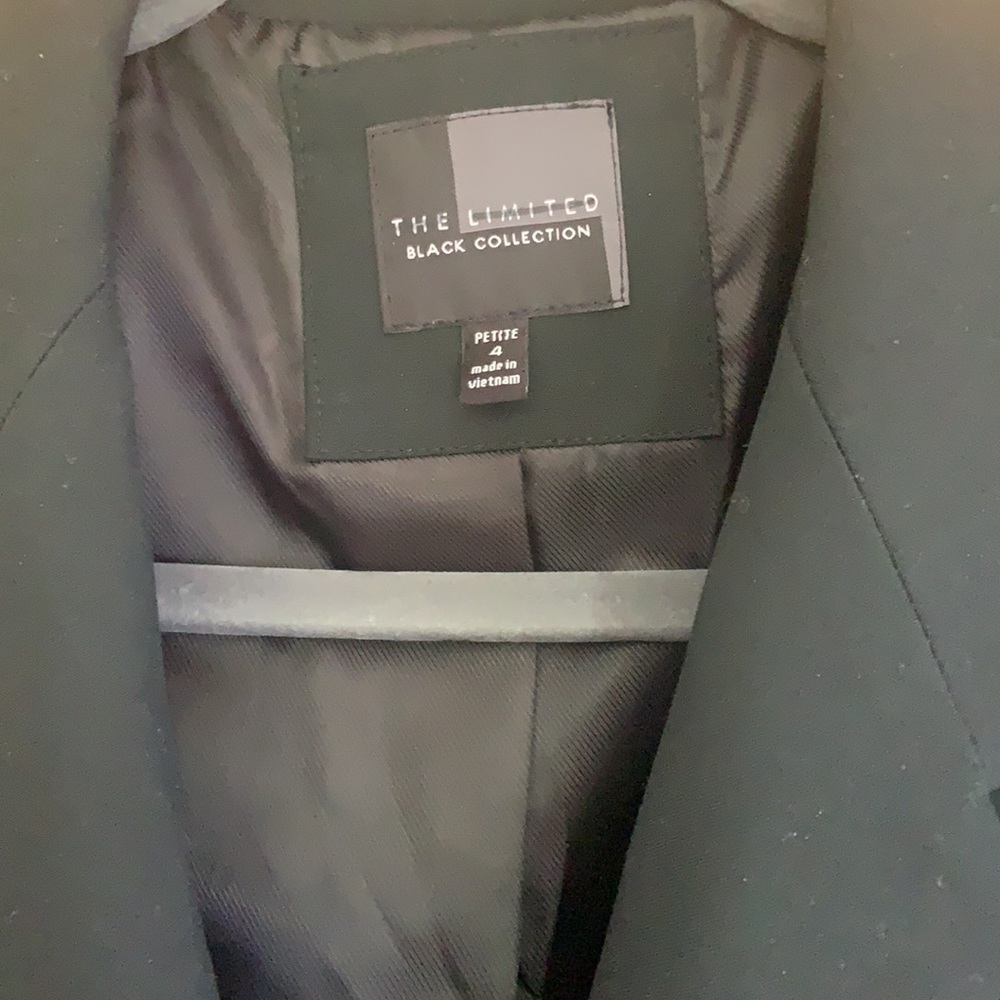 Blazer - Picture 2 of 5
